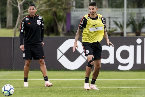 Ralf e Pedro Henrique treinam no CT