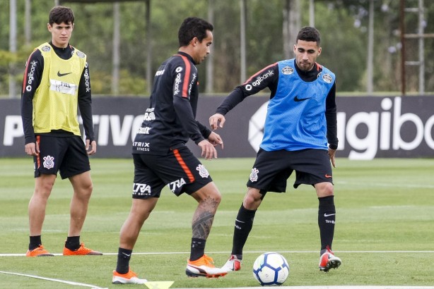 Vital, Jadson e Gabriel treinam nesta manhã no CT Joaquim Grava