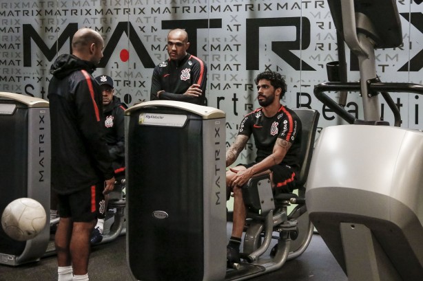Jogadores fizeram trabalho na academia durante reapresentação do Corinthians no CT