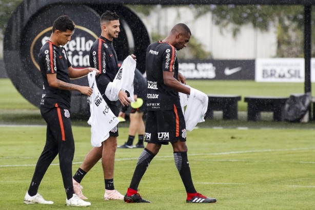 Matheus Matias, Pedro Henrique e Marllon no treino de hoje no CT