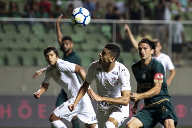 Léo Santos durante jogo contra o América-MG
