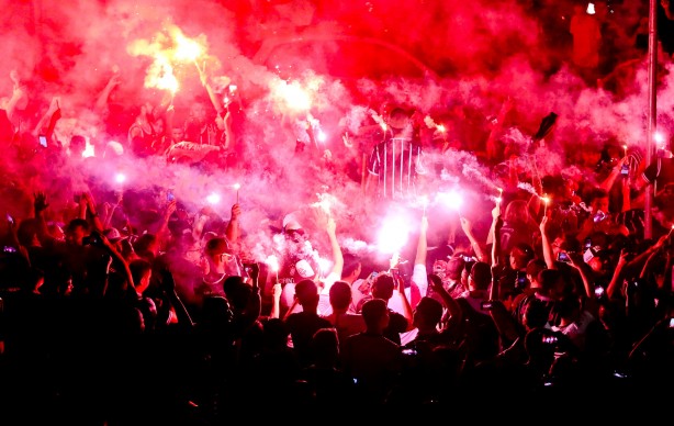 Torcida fez linda festa durante chegada dos jogadores à Arena Corinthians para duelo com Flamengo