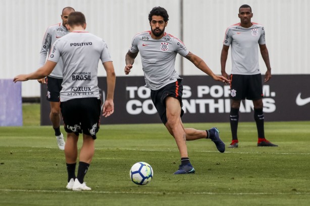 Zagueiro Vilson treina, mas não tem previsão de retorno