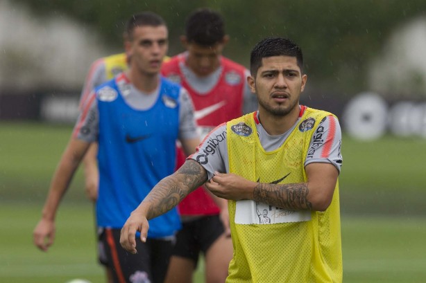 Sergio Díaz durante atividades desta segunda-feira no CT