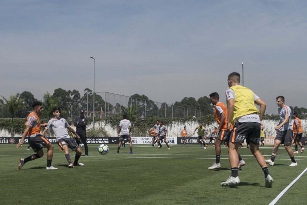 Treino desta quarta-feira; integração entre elenco principal e base