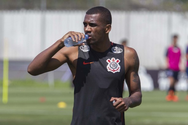 Marllon no treinamento de hoje no CT Joaquim Grava