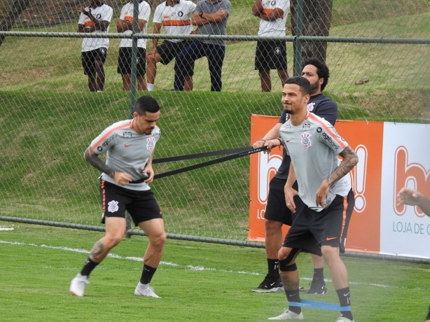 Fagner está recuperado; Thiaguinho também treinou