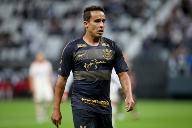 O meia Jadson durante jogo contra o Flamengo; Timão saiu derrotado