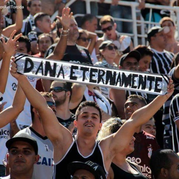 Naquela manh do dia 25 de janeiro, Luciano reencontrou a me no Pacaembu