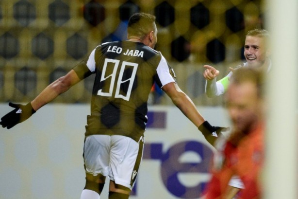Jabá veste a camisa 98 em clube grego