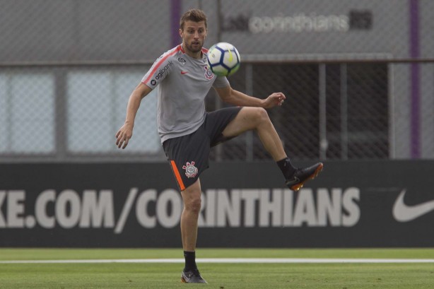 Jogadores em atividade no treino desta quarta-feira antes de enfrentar o Botafogo
