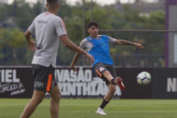 Jogadores em atividade no treino desta quarta-feira antes de enfrentar o Botafogo