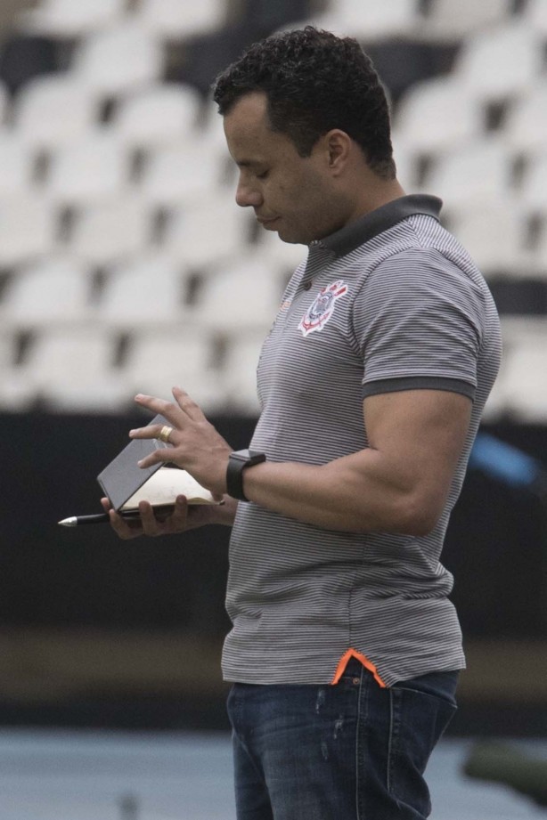 Corinthians perde para o Botafogo-RJ no Rio