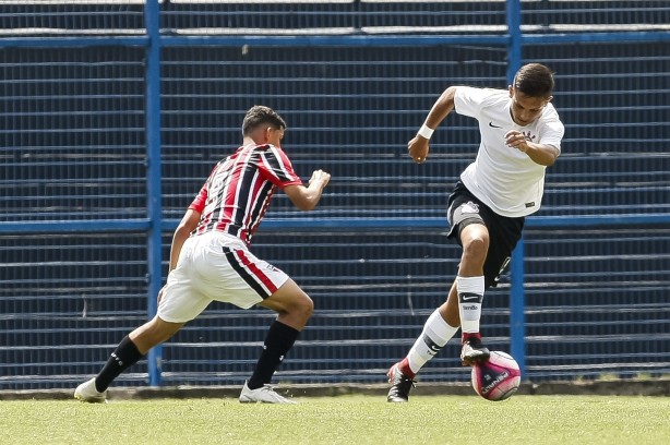 Corinthians enfrenta o São Paulo pelo campeonato paulista sub-15