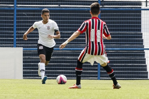 Corinthians enfrenta o São Paulo pelo campeonato paulista sub-15