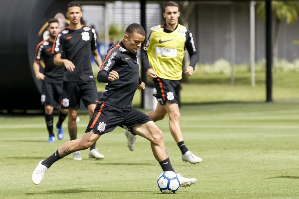 Corinthians faz seu último treino antes de enfrentar o São Paulo na Arena