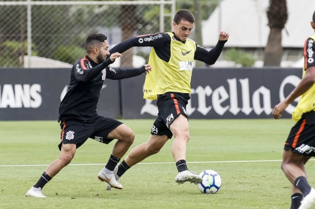 Corinthians faz seu último treino antes de enfrentar o São Paulo na Arena