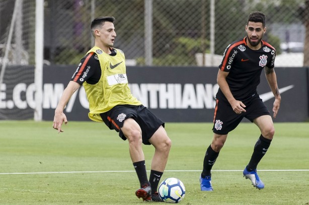 Corinthians faz seu último treino antes de enfrentar o São Paulo na Arena