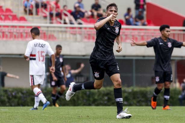 Corinthians vence o São Paulo por 3 a 1 e está na final do campeonato paulista sub-20
