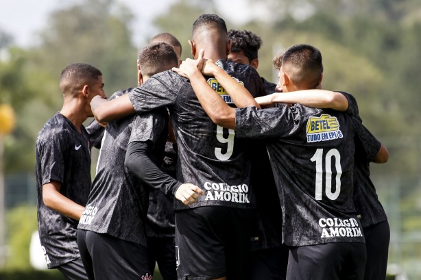Corinthians vence o São Paulo por 3 a 1 e está na final do campeonato paulista sub-20