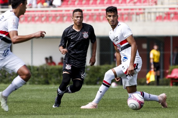 Corinthians vence o São Paulo por 3 a 1 e está na final do campeonato paulista sub-20