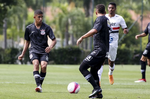 Corinthians vence o São Paulo por 3 a 1 e está na final do campeonato paulista sub-20