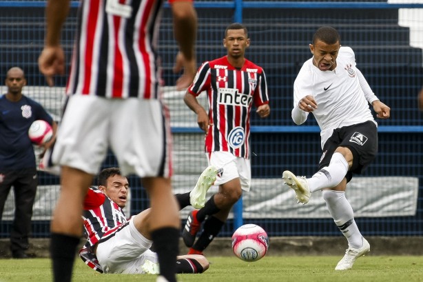 Equipe do Corinthians sub-20 enfrenta o São Paulo pelo campeonato paulista