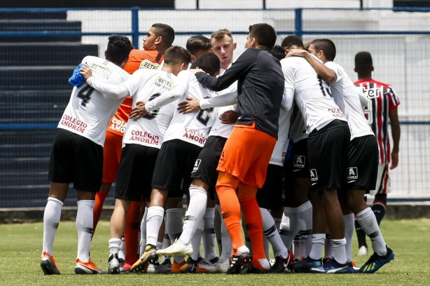Equipe do Corinthians sub-20 enfrenta o São Paulo pelo campeonato paulista