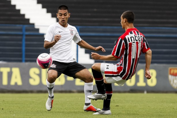 Equipe do Corinthians sub-20 enfrenta o São Paulo pelo campeonato paulista
