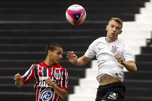 Equipe do Corinthians sub-20 enfrenta o São Paulo pelo campeonato paulista