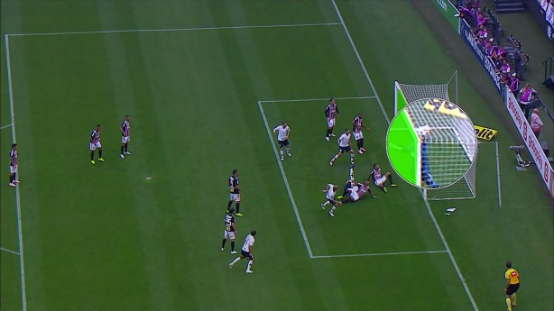 Televisão mostra que bola entrou claramente na finalização de Danilo
