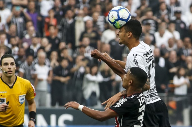 Thiaguinho durante o Majestoso do ltimo sbado na Arena Corinthians