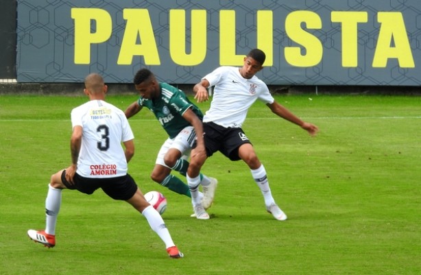 Corinthians e Palmeiras tiveram um início equilibrado na final