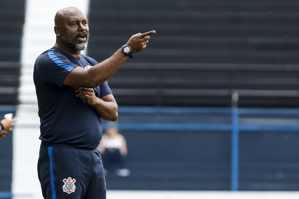 Corinthians enfrenta o São Paulo pelo campeonato paulista sub-13