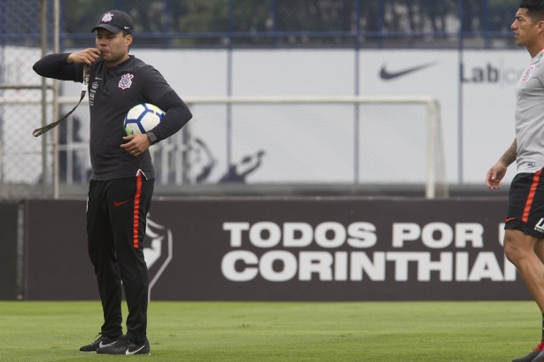 Jair Ventura comandou o treino na tarde desta sexta-feira