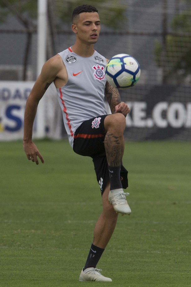 Jogadores treinaram nesta sexta-feira no CT Joaquim Grava