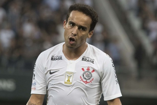 Jadson foi bastante acionado no jogo de hoje contra o Vasco