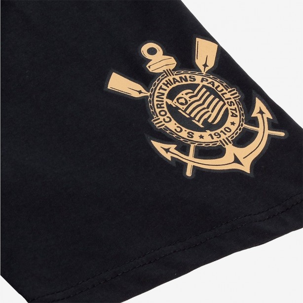 Escudo do Corinthians no braço esquerdo