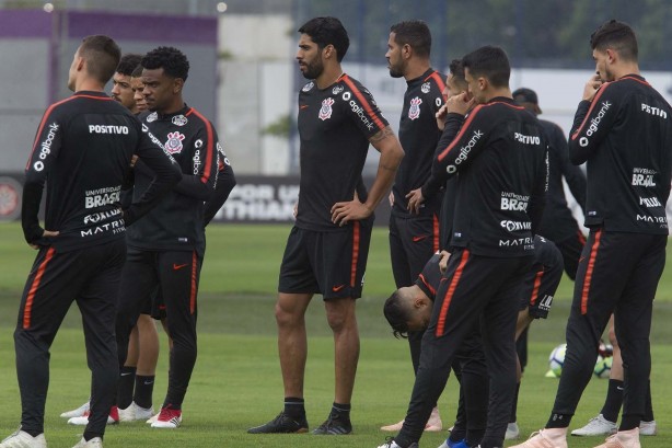 Jogadores iniciam preparação para enfrentar o Atlético-PR, pelo Campeonato Brasileiro