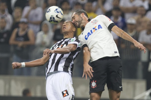 Corinthians 0 x 1 Figueirense - Brasileirão 2014