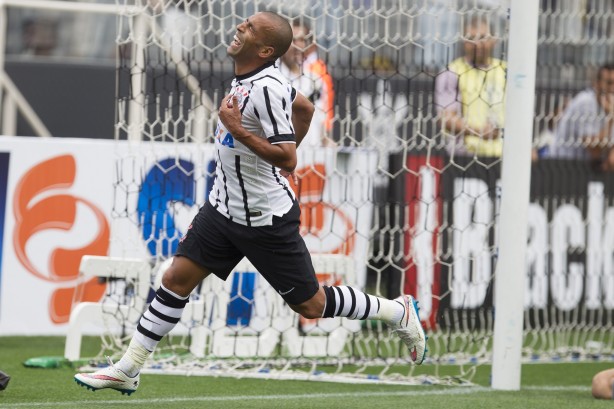 Sheik em ao no seu primeiro jogo oficial na Arena Corinthians