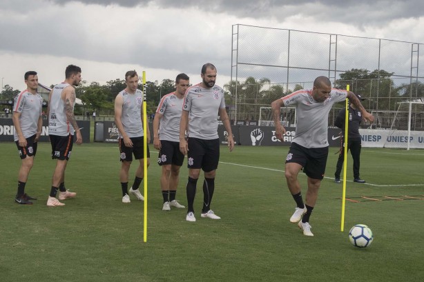 Danilo, Sheik e companhia seguem treinado para o jogo contra a Chapecoense