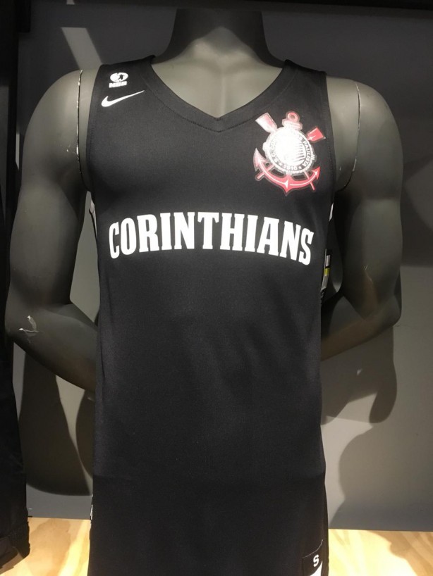 Camisa da equipe masculina de basquete será vendida na Poderoso Timão da Arena