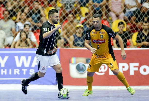 O ala Murilo Carlos na vitória diante o Sorocaba, pela Liga Paulista de Futsal