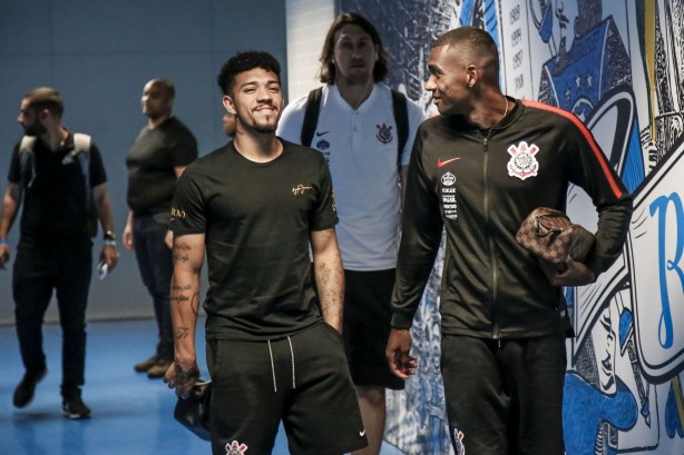 Douglas, Cássio e Marllon chegam a Arena do Grêmio para último jogo do time no ano