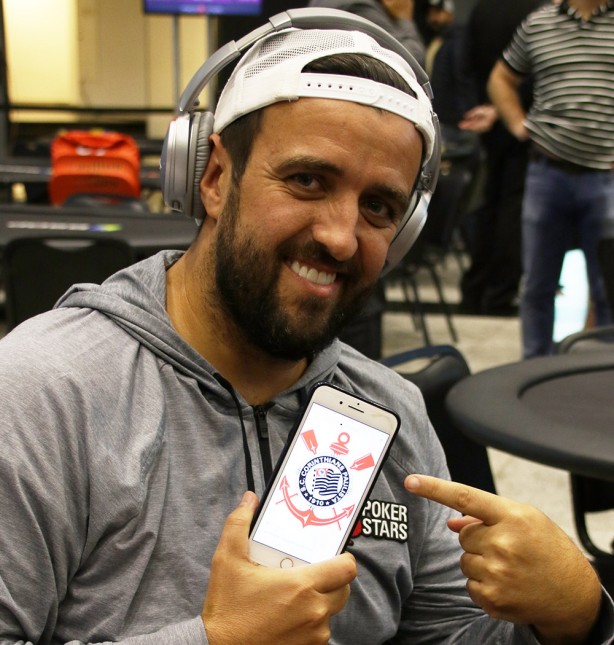 Andr Akkari foi campeo mundial de Poker em 2011