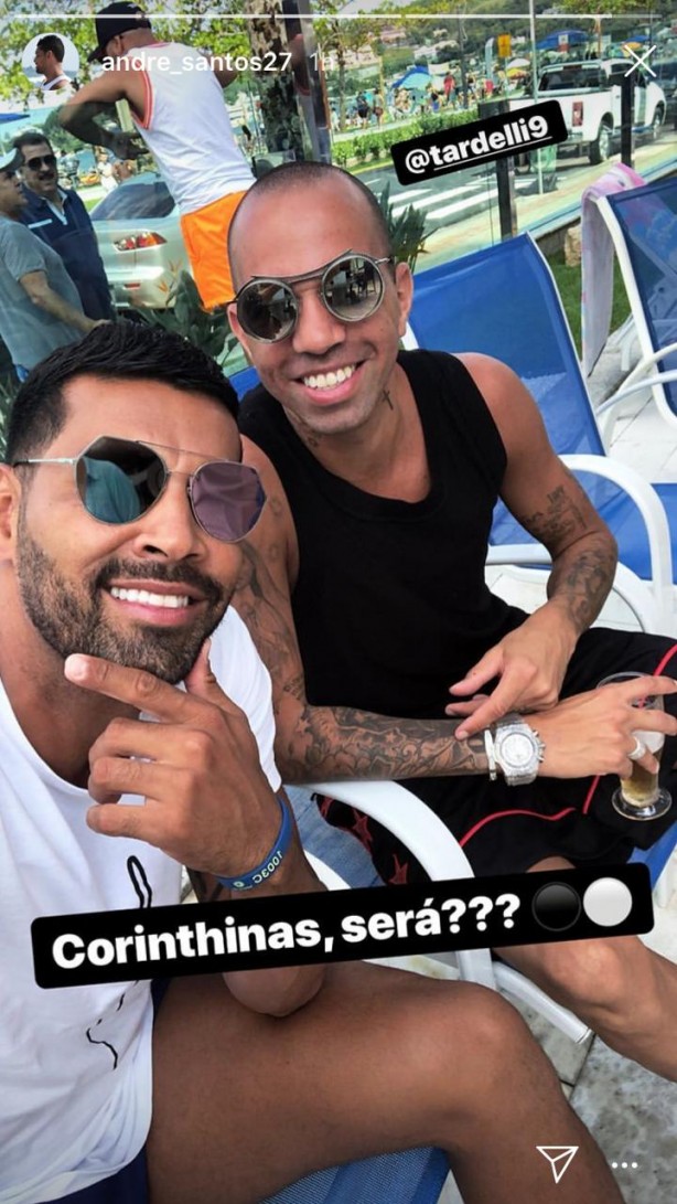 Tardelli encontra André Santos, e lateral ex-Timão levanta bola: Corinthians, será?