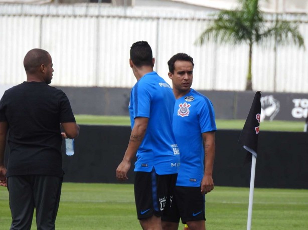 Ralf e Fagner treinam no CT; atividade é a segunda na temporada
