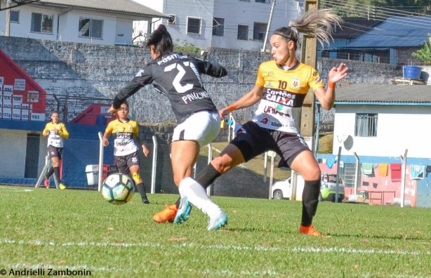 Pelo catarinense Kindermann, Giovanna enfrentou o Corinthians em 2018