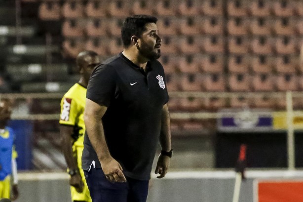 Eduardo Barroca comandou a goleada por 6 a 0 sobre o Porto, pela Copinha 2019